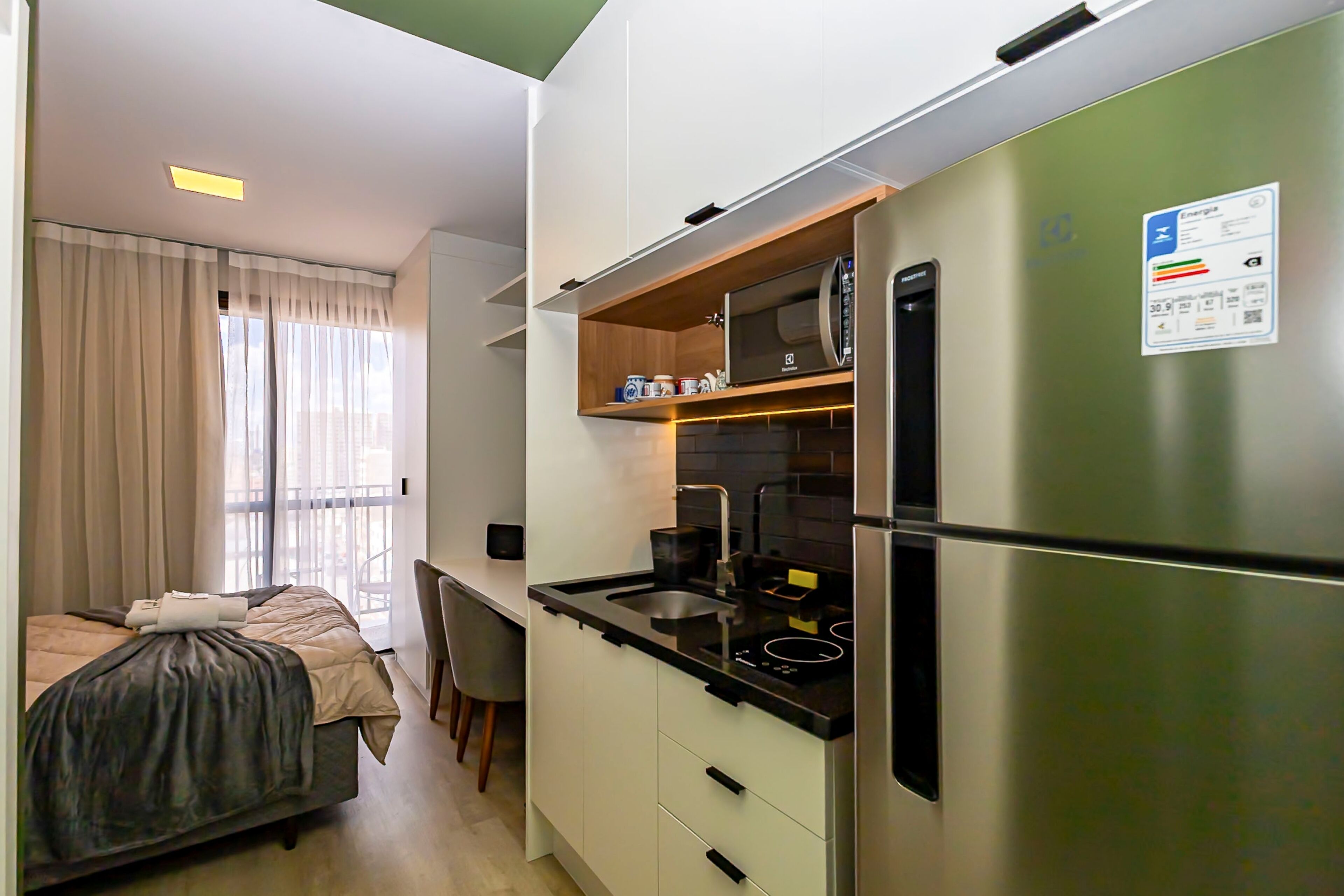 Comfort Apartment, 1 Double Bed, Non Smoking, No Housekeeping | Private kitchen | Microwave, cookware/dishes/utensils