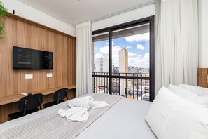 Espacio para trabajar con laptop, wifi y ropa de cama 