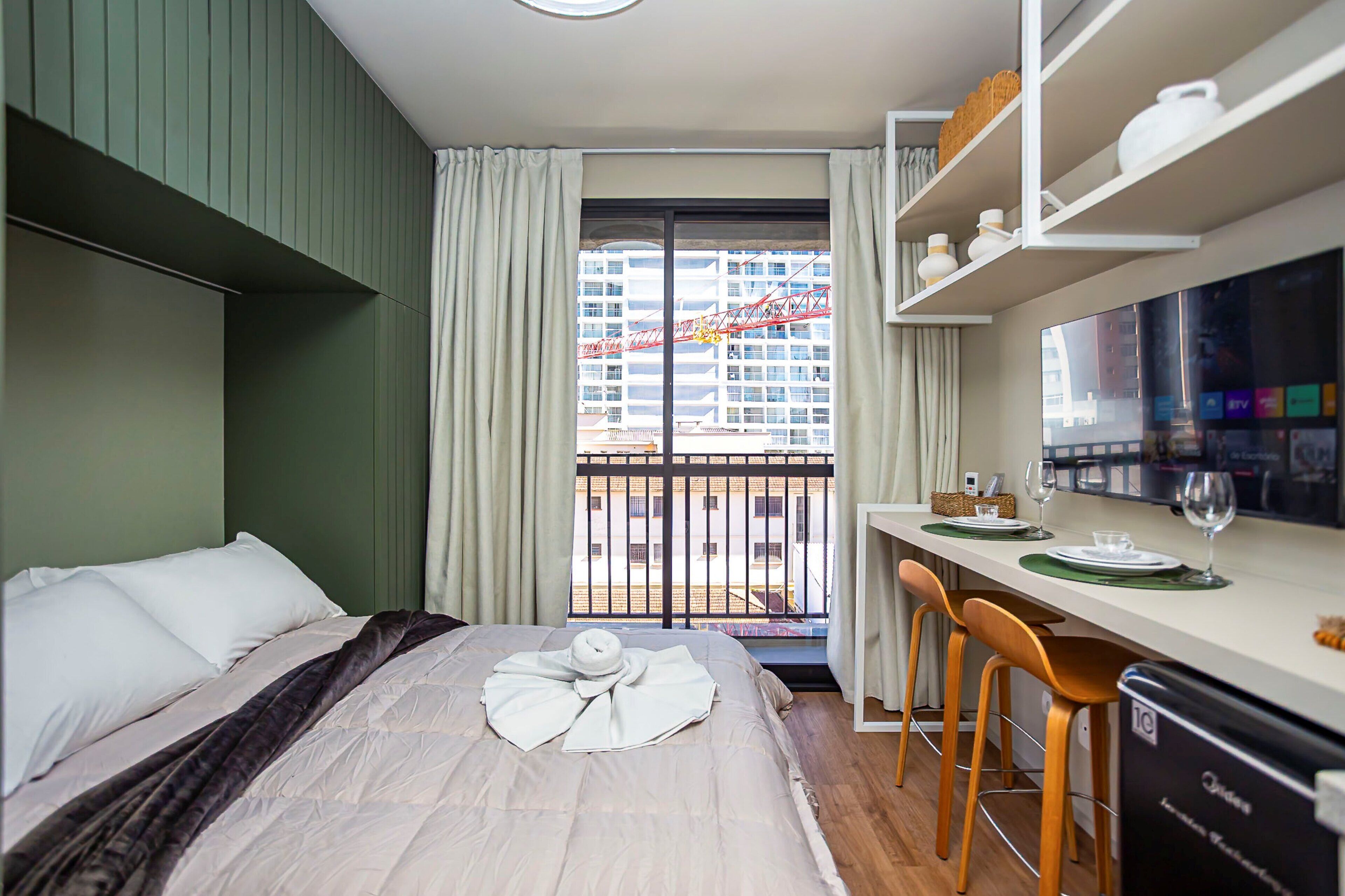 Estudio exclusivo | Espacio para trabajar con laptop, wifi y ropa de cama 