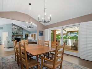 Dining - Waterfront home with pool and pier (Lusby)