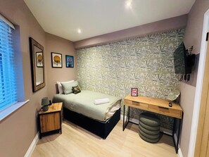 Room - Station House – Platform 3 - 4 Bedrooms - Sleeps 6 (Harrington)