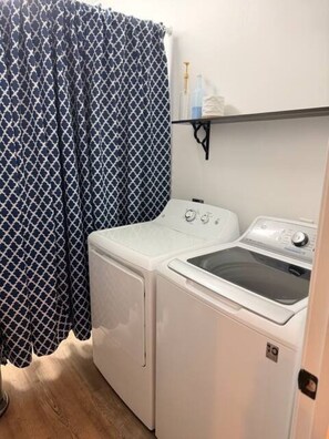 Interior - Delightful 1-bedroom poolside house with AC in charming Hahira. (Hahira)