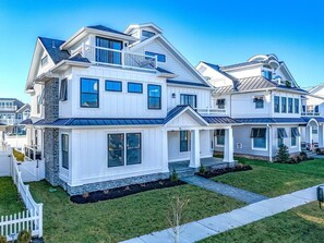 Exterior - Relaxing Shore Escape with PRVATE POOL-Close to Beach, Boards & Dining (Ocean City)