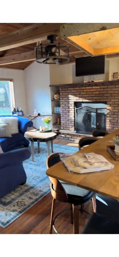 Newly remodeled house close to Castle Rock lake.