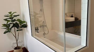 Apartment, 1 Bedroom, Accessible | Bathroom