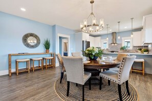 Dining - Private Ft. Morgan Retreat / Sleeps 16 / Golf Cart (Gulf Shores)