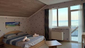 Room, Balcony, Ocean View | Meja, ruang kerja komputer riba, seterika/papan seterika, Wi-fi percuma