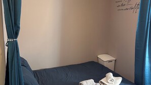 1 室のベッドルーム、WiFi  、ベッドシーツ