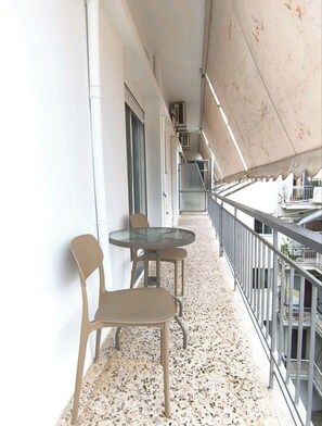 Outdoor dining - Casa Libero - Steps to Old Town & Venetian Harbor (Chania)