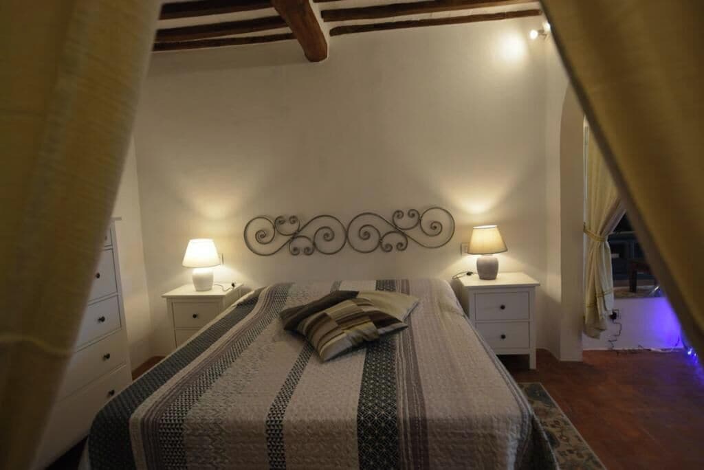 1 bedroom, iron/ironing board, WiFi (free), bed sheets