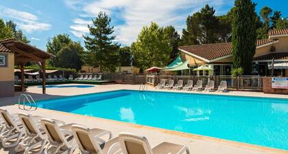 Holiday Home '29 Les Mazets De Gaujac' with Shared Pool and Garden