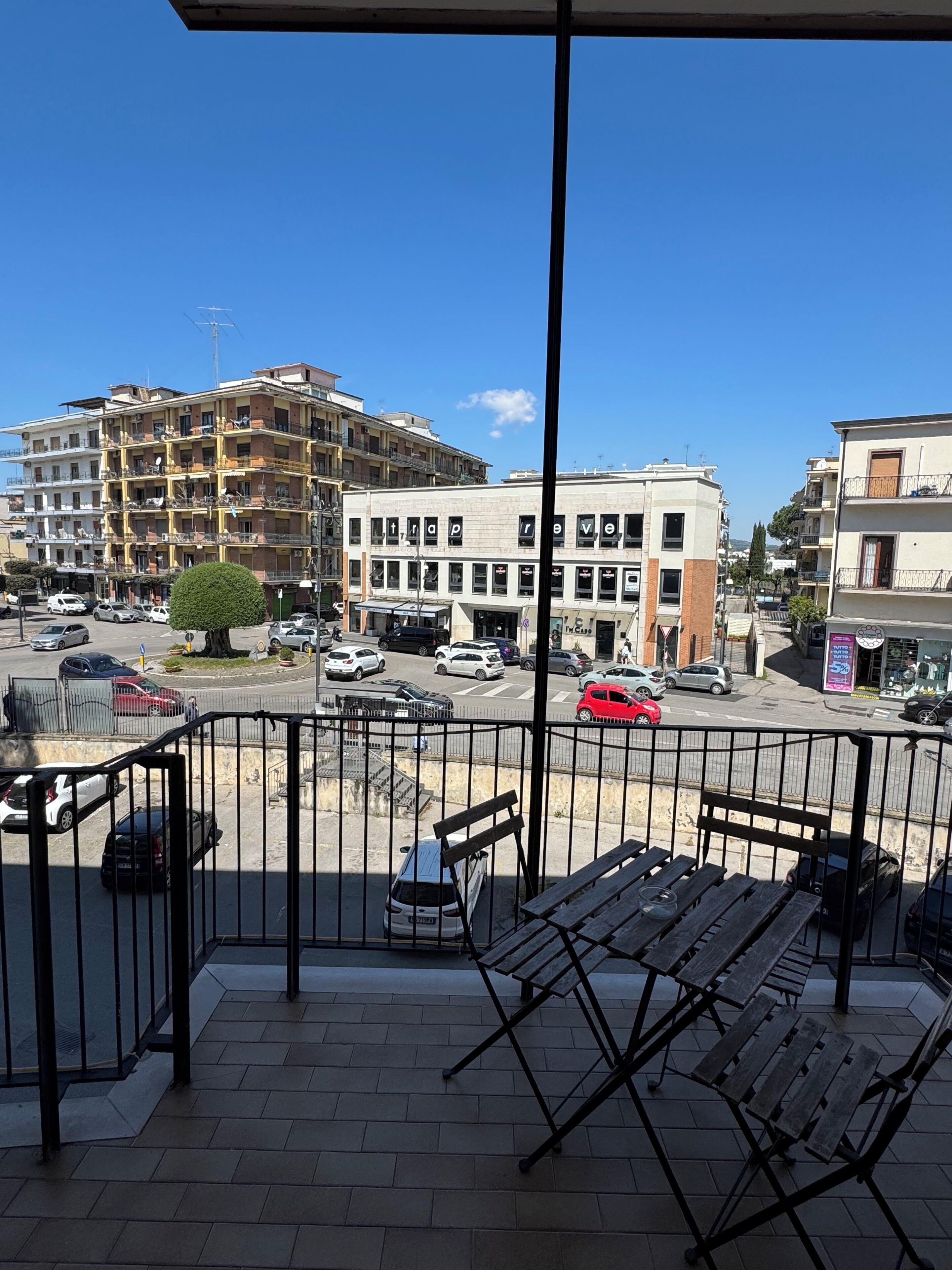 Klassieke tweepersoonskamer, uitzicht op stad | Terrein van de accommodatie