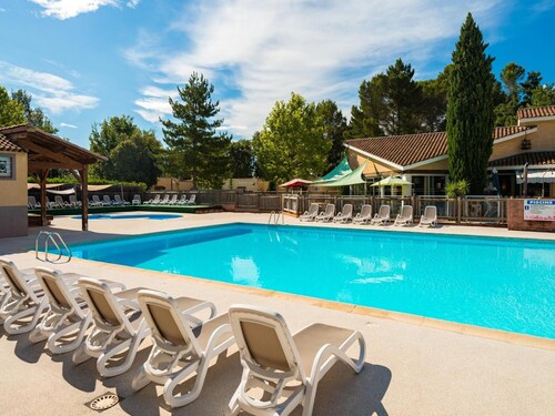 Holiday Home '22 Les Mazets De Gaujac' with Shared Pool, Garden & Air Conditioning