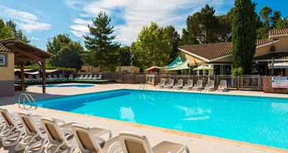Holiday Home '22 Les Mazets De Gaujac' with Shared Pool, Garden & Air Conditioning