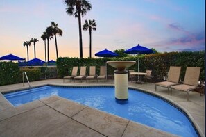 Indoor pool, outdoor pool - Ocean Watch Villas is a family resort in beautiful Grande Dunes Myrtle Beach (Myrtle Beach)