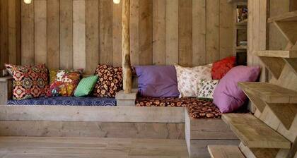 Mediterranean apartment of Guesthouse In the Monkey - Casa de Familia - Hart Bergen