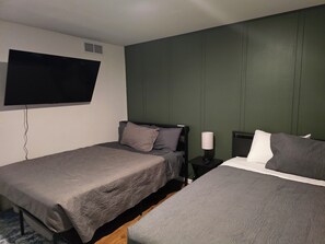 6 bedrooms, Internet, bed sheets - Contractor/Family Hub-3 Living Areas - Sleeps Many (Columbia)