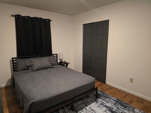 6 bedrooms, Internet, bed sheets - Contractor/Family Hub-3 Living Areas - Sleeps Many (Columbia)