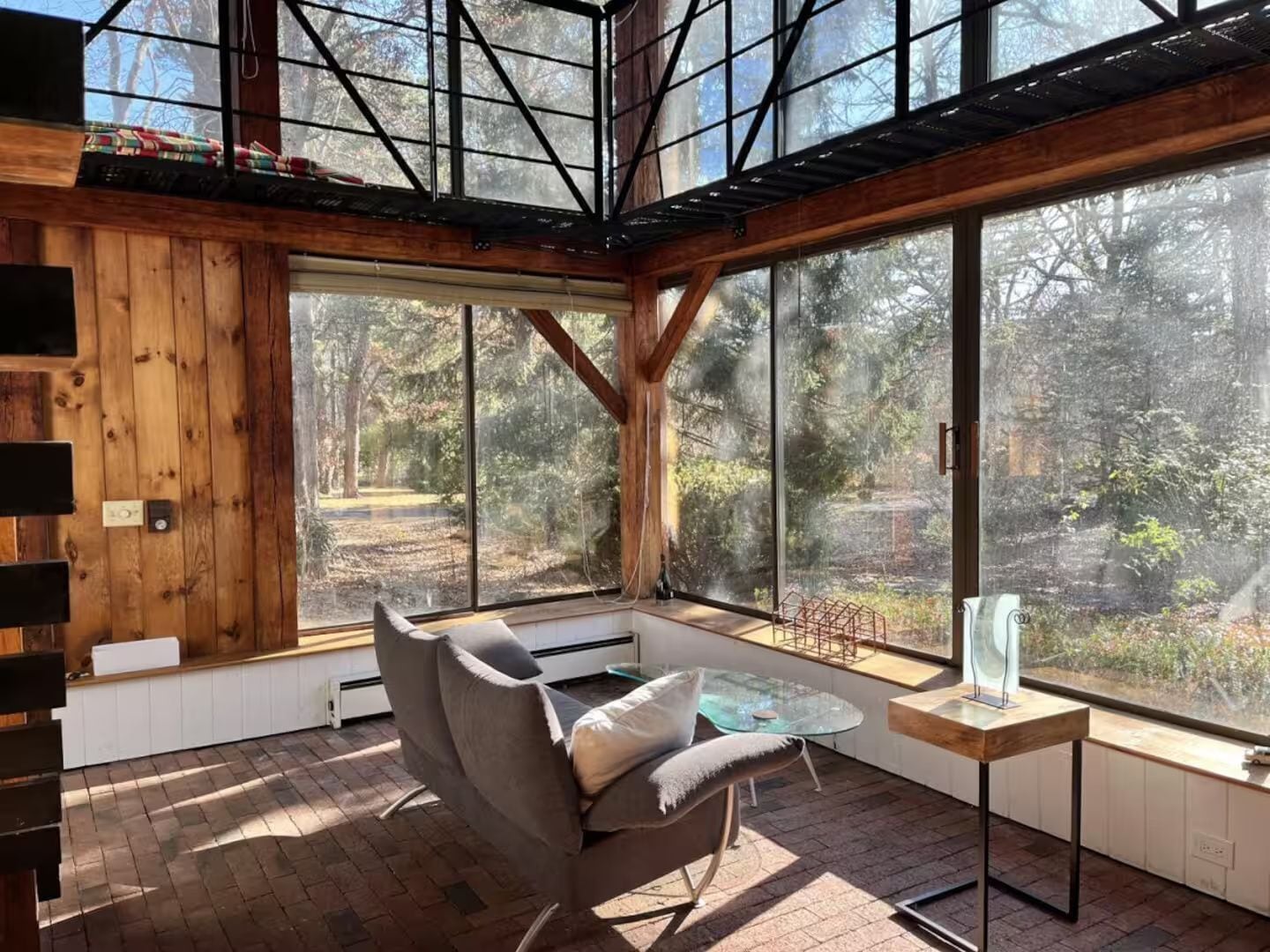TV, fireplace, books, stereo
