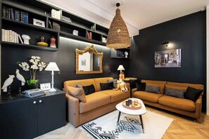 TV - La Librairie Parisienne- Convention Pte Versailles (Paris)