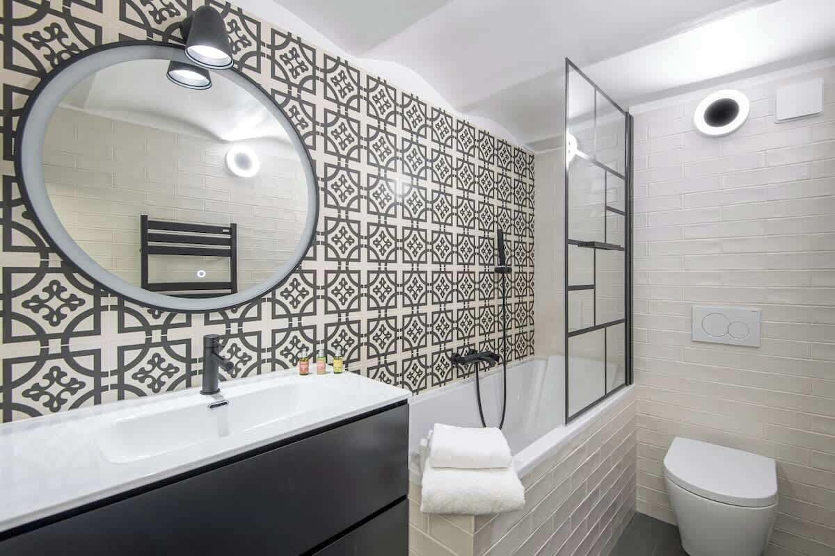 Shower, hair dryer, shampoo