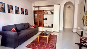 Living area - Soleja House, 1000 meters from Poetto beach and Molentargius Park (Quartu Sant'Elena)