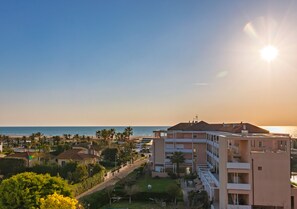 Exterior - *Rooftop Pool* · Apartment 150m from the Sea (Marina di Pietrasanta)