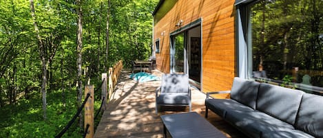 Talo, näköala puutarhaan | Terassi/patio