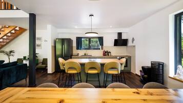 House, Garden View | Private kitchen | Stovetop, cookware/dishes/utensils