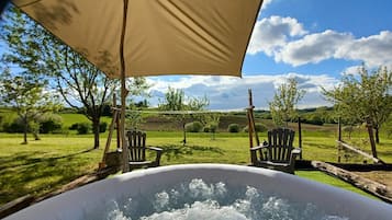 Bain à remous extérieur