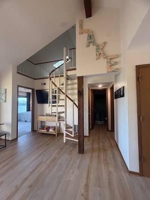 Interior - Lakefront Condo Balcony & Pool Near Margaritaville, Redheads Grill, Shorty Pants (Osage Beach)