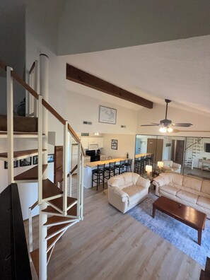 Smart TV - Lakefront Condo Balcony & Pool Near Margaritaville, Redheads Grill, Shorty Pants (Osage Beach)