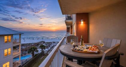 Gulf View Directly on Beach, Hot Tub & Heated Pool, King Bed, Private Balcony