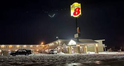 Super 8