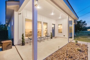 Terrace/patio - Southern Hillcountry Hideaway (Canyon Lake)