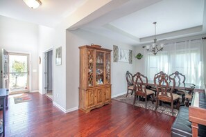 Dining - 4BR/3BA, 3700 SqFt, Luxury Home in Durham near RDU, Duke, and UNC (Durham)