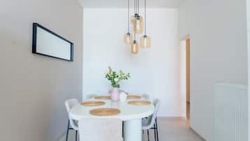 Apartamento familiar | Servicio de comidas en la habitación