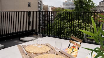 ํ๋ฆฌ๋ฏธ์ ์ํํธ