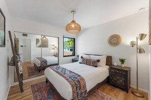 3 chambres, fer et planche à repasser, accès au Wi-Fi (inclus)