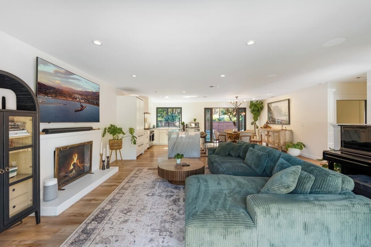 Smart TV, fireplace, books