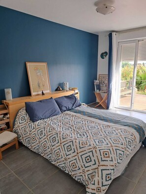 2 bedrooms, travel cot, free WiFi, bed sheets - Single-storey detached house with unobstructed view, garden and above-ground pool (Montagnac)