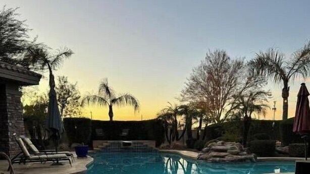 Pool - Cozy 1-bedroom Cottage in lovely Peoria with AC, pool access, Full Kitchen (Peoria)