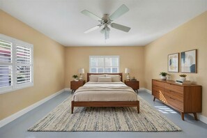 4 chambres, fer et planche à repasser, lit parapluie, Wi-Fi gratuit
