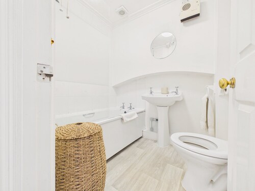 Falmouth Town Centre Apartment | Sleeps 4