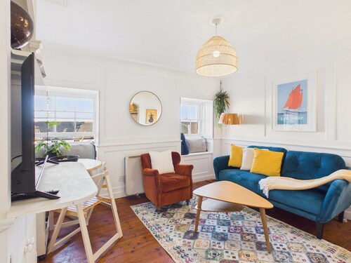 Falmouth Town Centre Apartment | Sleeps 4