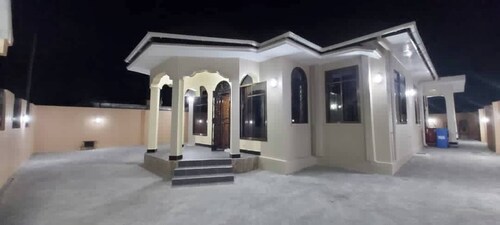 Big, Modern Family House Near City Center