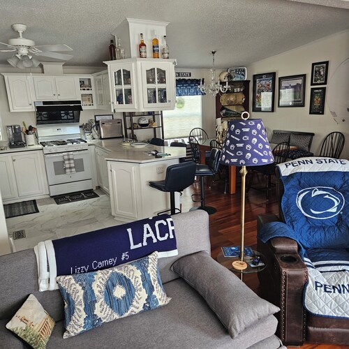 PSU Graduation 3-bedroom house 4.9 miles to State College great for groups