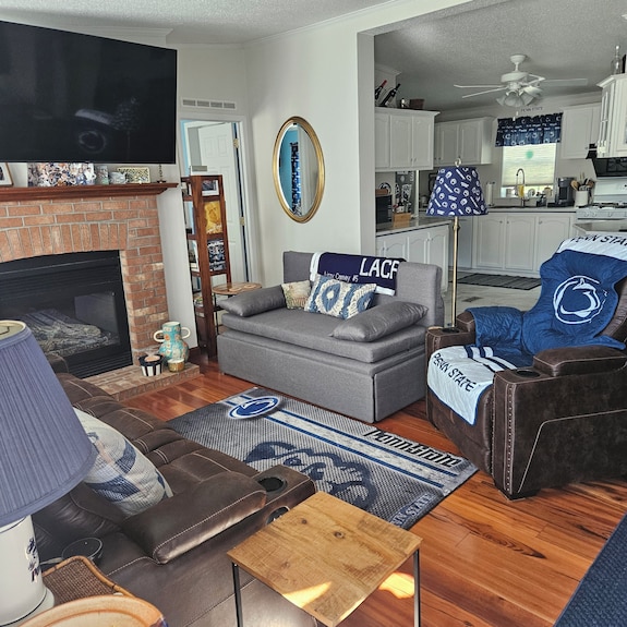 Nittany Lion Proud 3-bedroom House In Independence Place Great For Groups - State College, PA