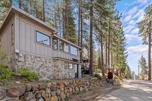 Exterior - Panoramic Lakeview Retreat (Kings Beach)
