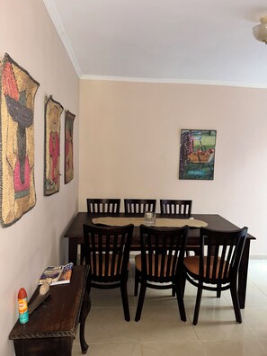 Dining - Cozy condo in Central Tamarindo w/ pool, 6m walk to beach (Tamarindo)
